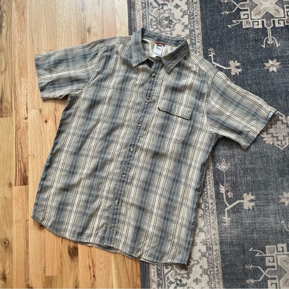 The North Face Men's Brown Plaid Short Sleeve Button Down Shirt Large - Picture 1 of 6